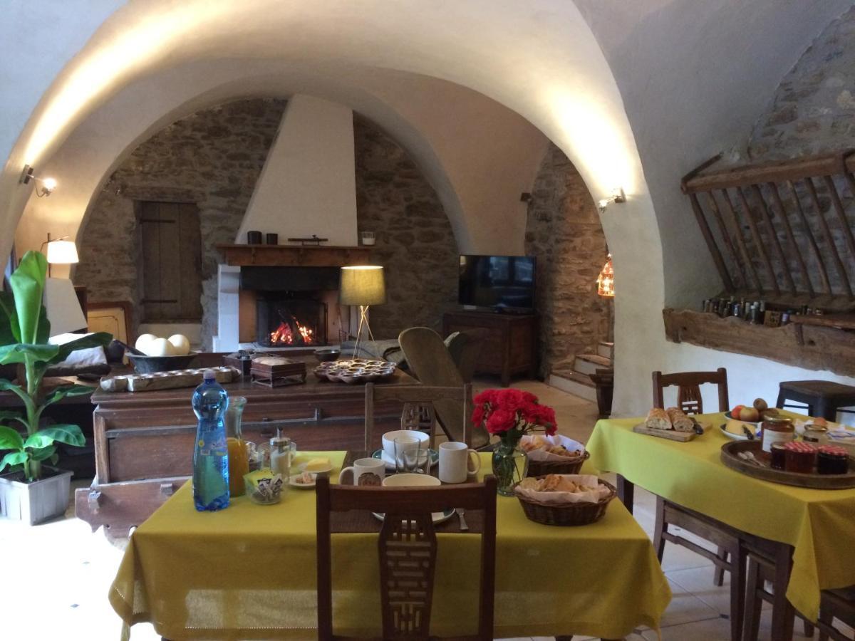 Couette-café Le Val D'ailleurs 2*
